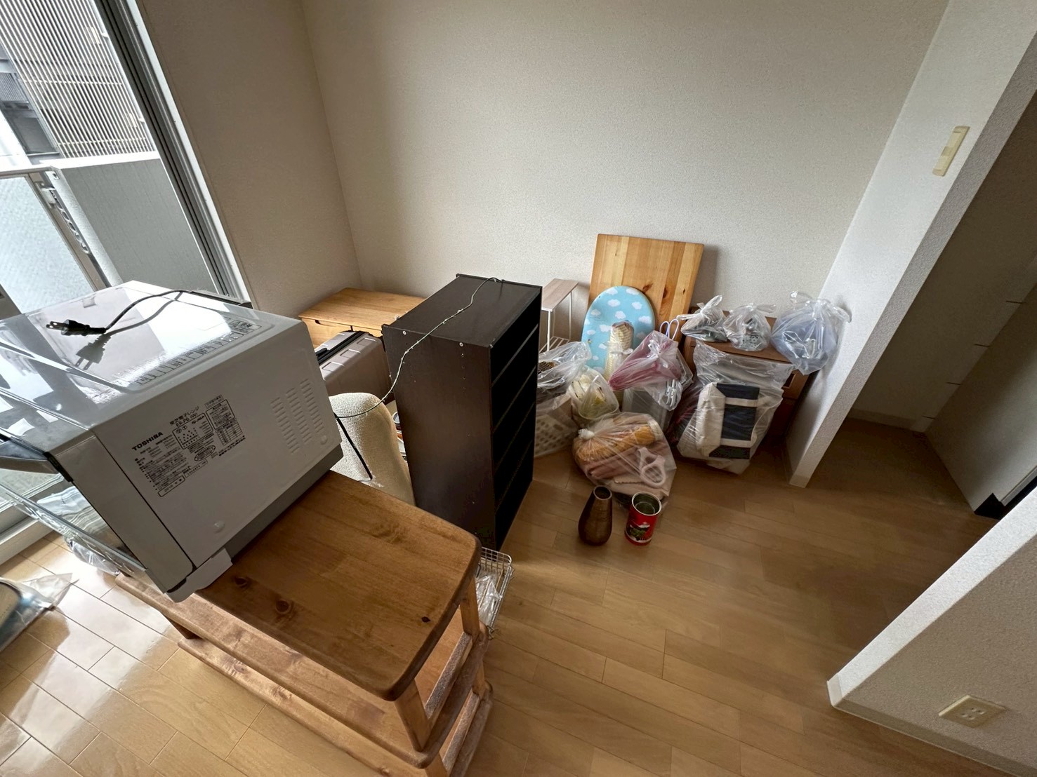 「1LDKのマンションのお部屋から冷蔵庫や洗濯機、ベッドなどを回収しました」作業写真